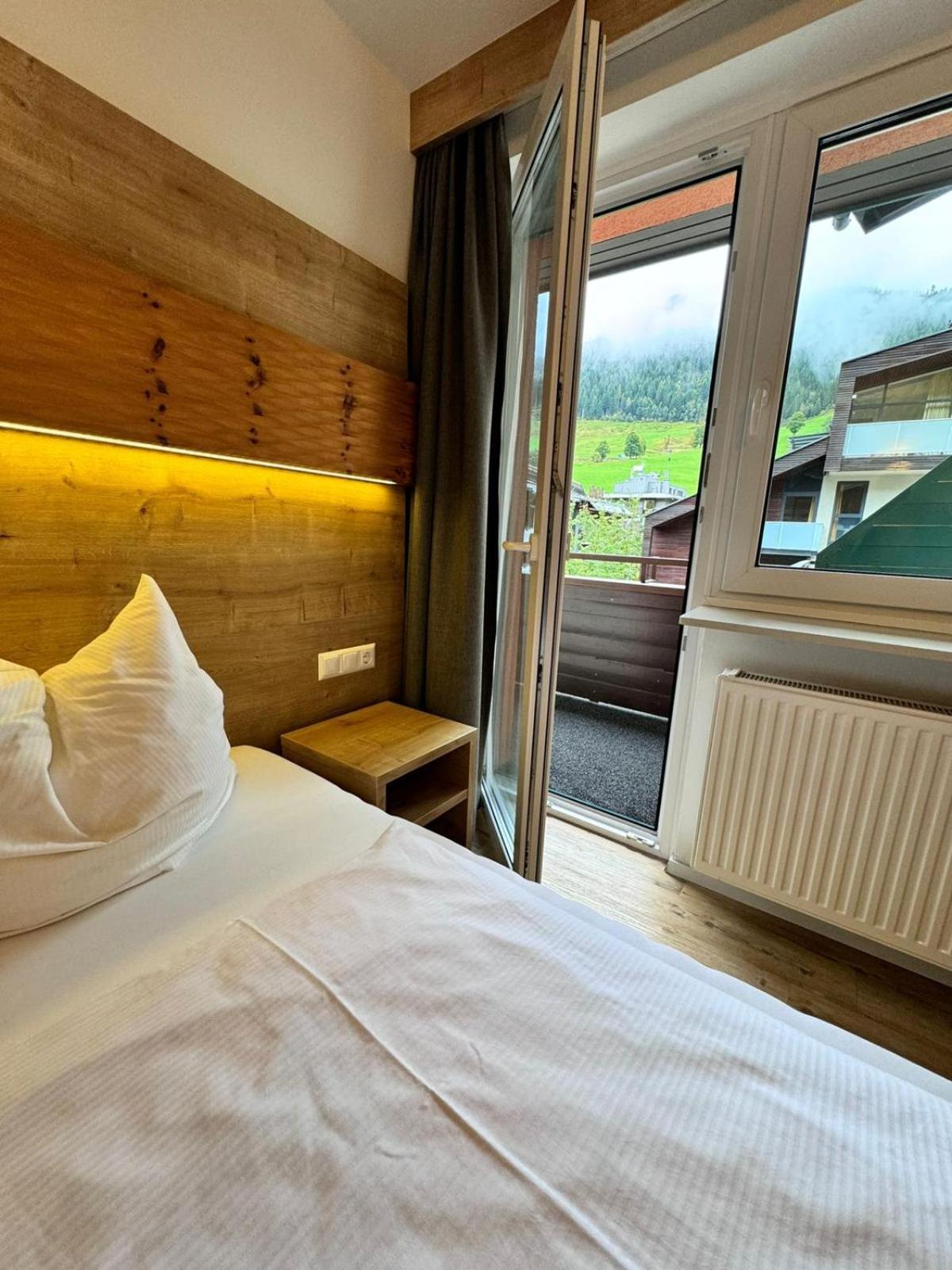 Pension Ahorn Saalbach-Hinterglemm Zewnętrze zdjęcie