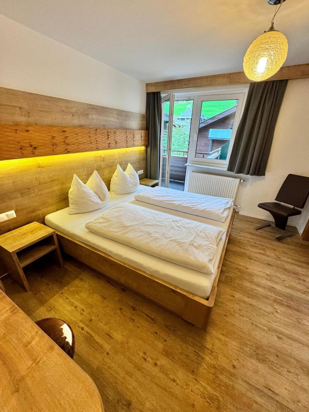 Pension Ahorn Saalbach-Hinterglemm Zewnętrze zdjęcie